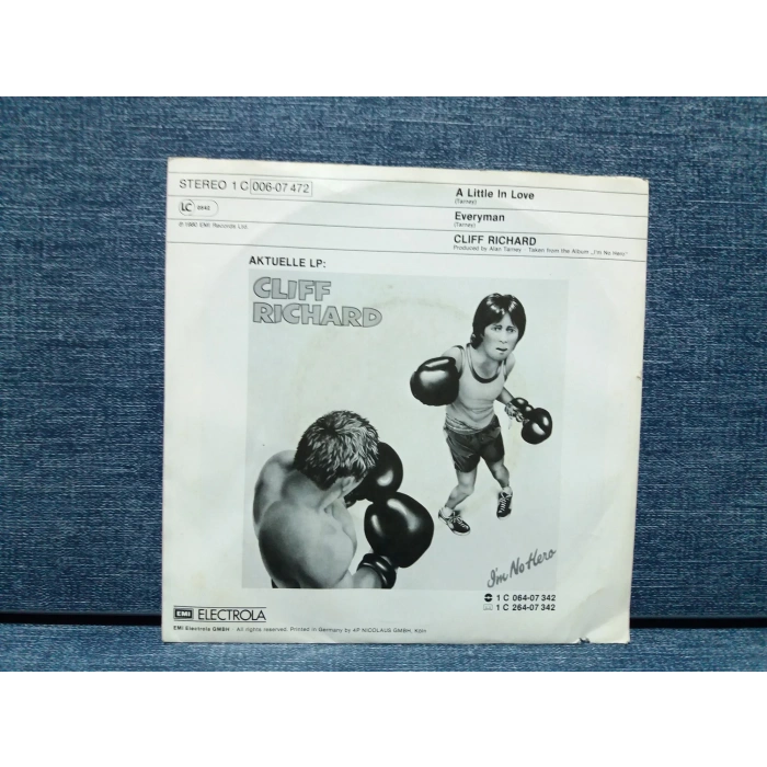 CLIFF RICHARD A LITTLE IN LOVE  -  EVERYMAN