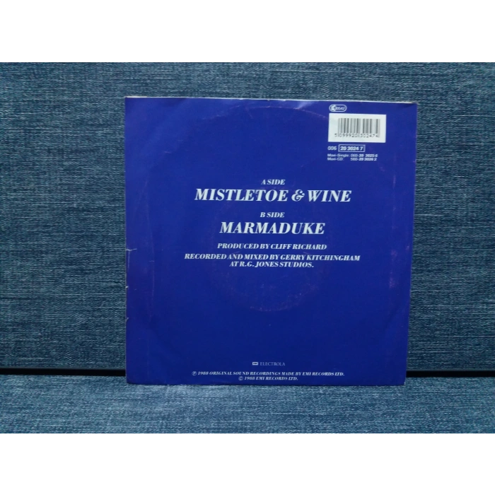 CLIFF RICHARD MISTLETOE