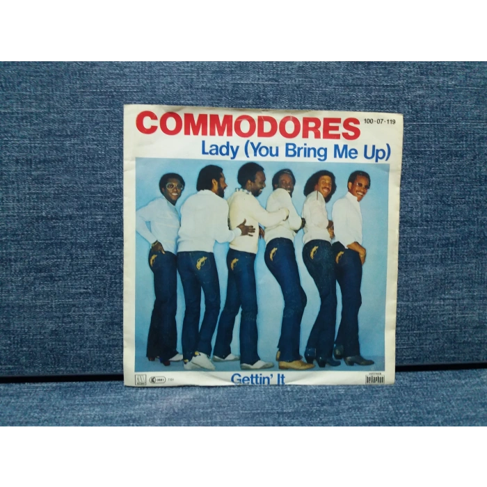 COMMODORES LADY GETTIN IT
