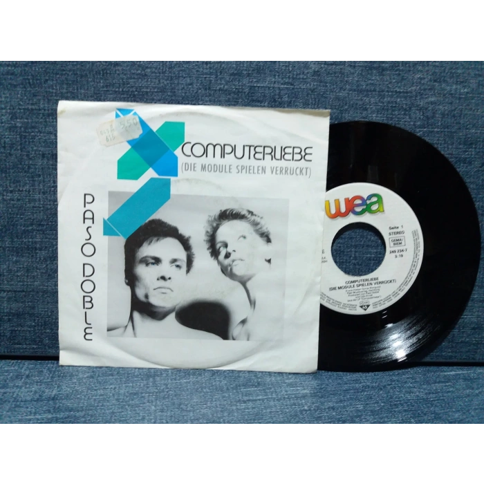 PASO DOBLE COMPUTERLIEBE - STANDHYANE