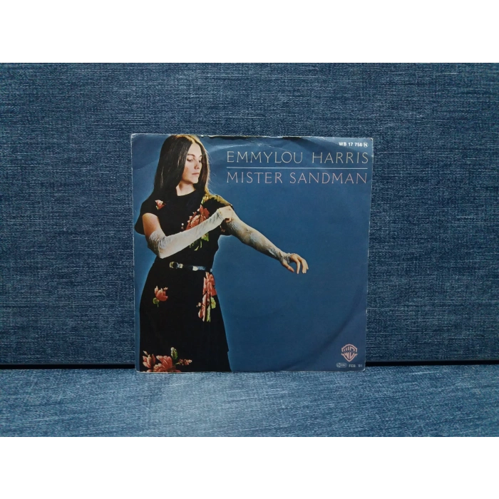 EMMYLOU HARRIS MISTER SANDMAN