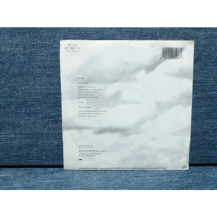 ENYA ORINOCO FLOW  - OUT OF THE BLUE