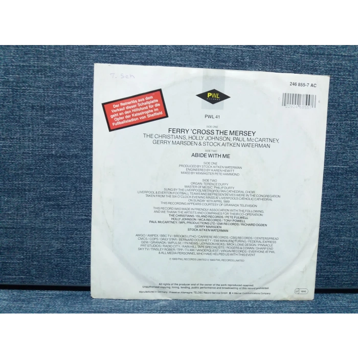 FERRY CROSS THE MERSEY LIVERPOOL