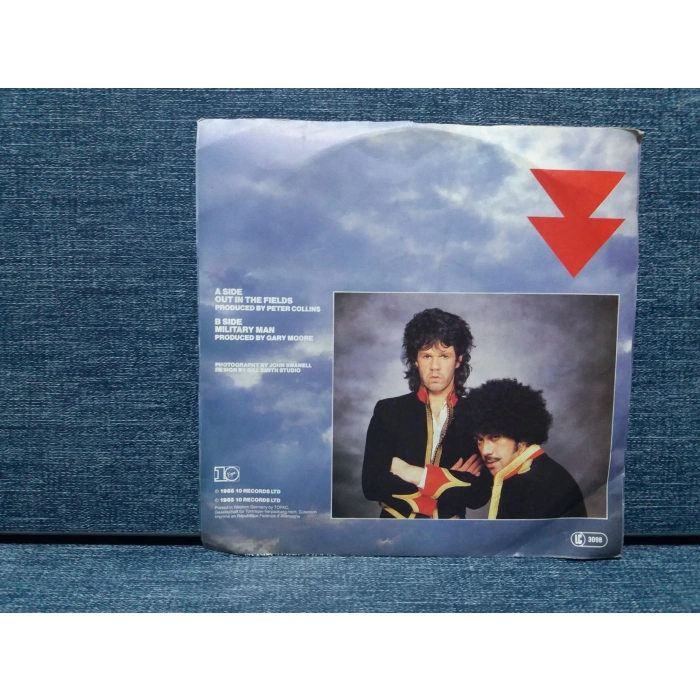 GARY MOORE PHIL LYNOTT OUT IN THE FIELDS