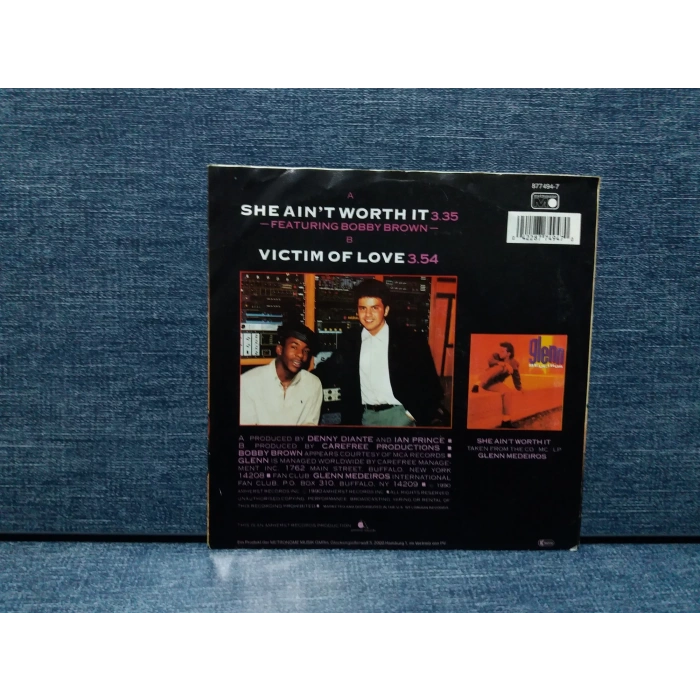 GLENN MEDEIROS BOBBY BROWN SHE AINT WORTH IT