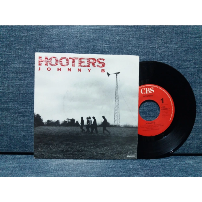 HOOTERS JOHNNY B - LUCY IN THE SKY