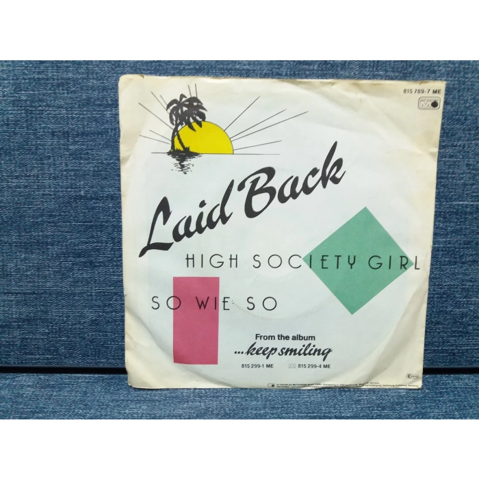 LAID BACK HIGH SOCIETY GIRL