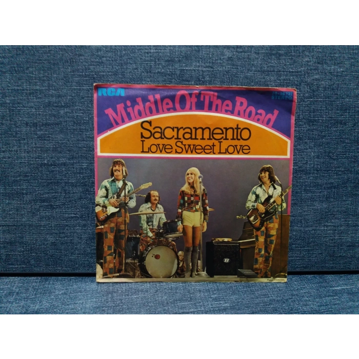 MIDDLE OF THE ROAD SACRAMENTO LOVE SWEET