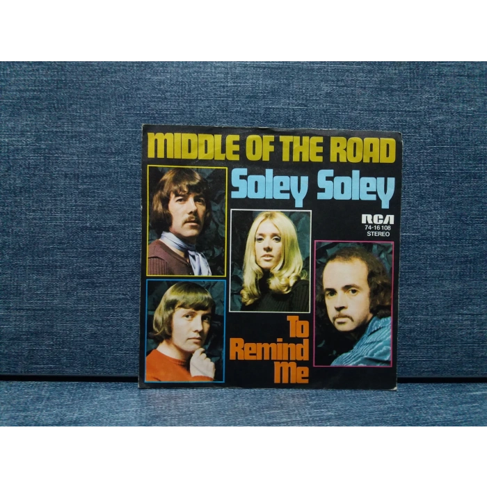 MIDDLE OF THE ROAD SOLEY