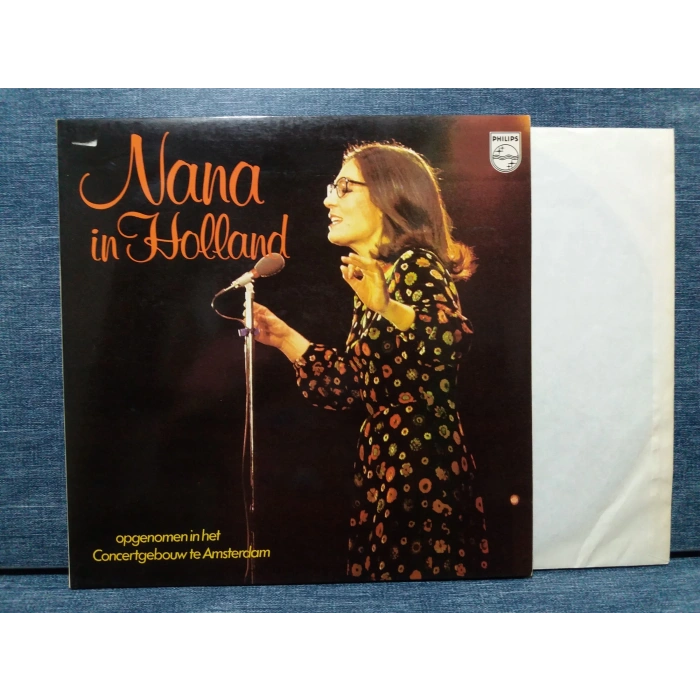 NANA MOUSKOURI IN HOLLAND