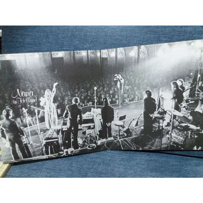 NANA MOUSKOURI IN HOLLAND