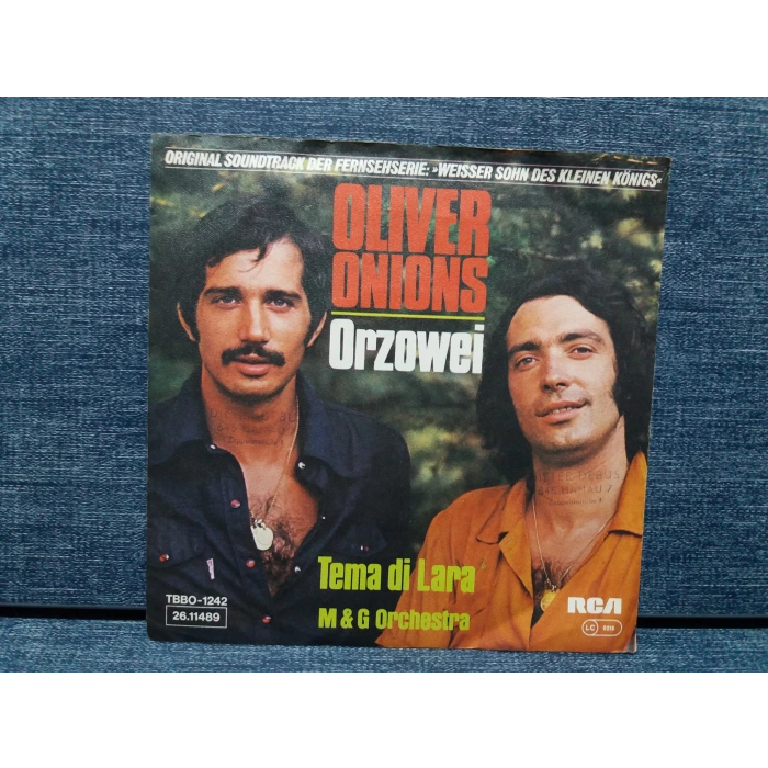 OLIVER ONIONS TEMA DI LARA