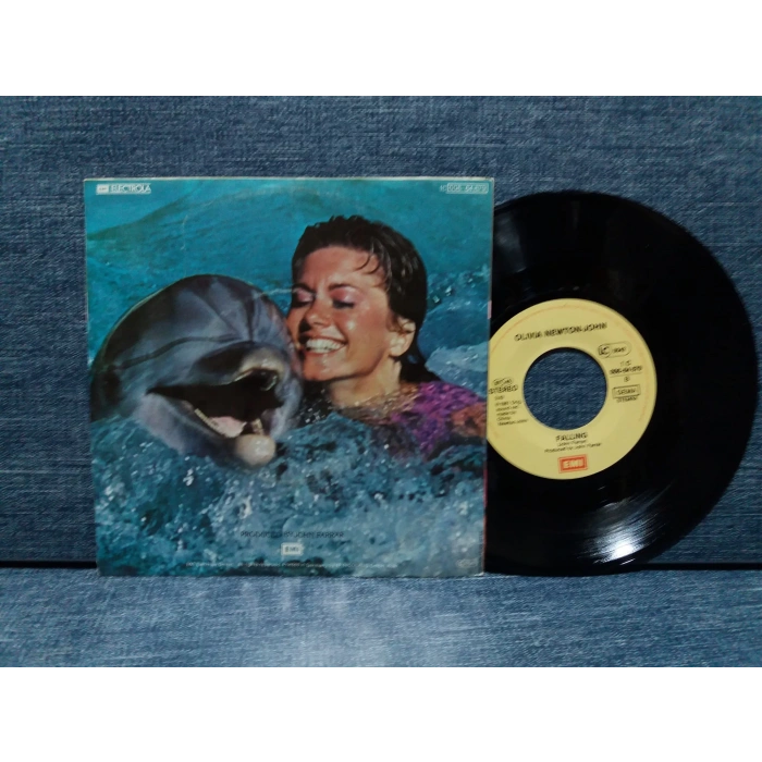 OLIVIA NEWTON JOHN MAKE A MOVE ON ME