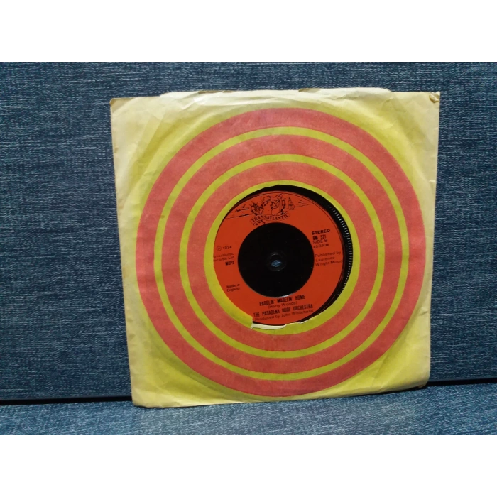 PASADENA ROOF WHITE CHRISTMAS