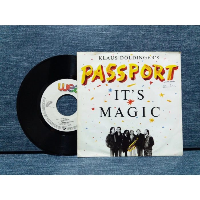 PASSPORT DOLDINGERS ITS MAGIC - PLAYING GAMES