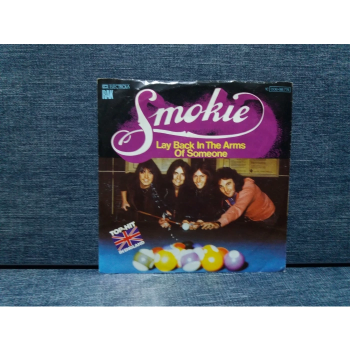 SMOKIE LAY BACK IN THE ARMS OF SOMEONE