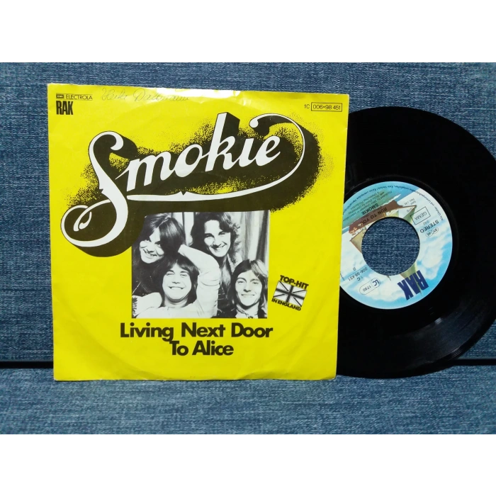 SMOKIE LIVING NEXT DOR TO ALICE