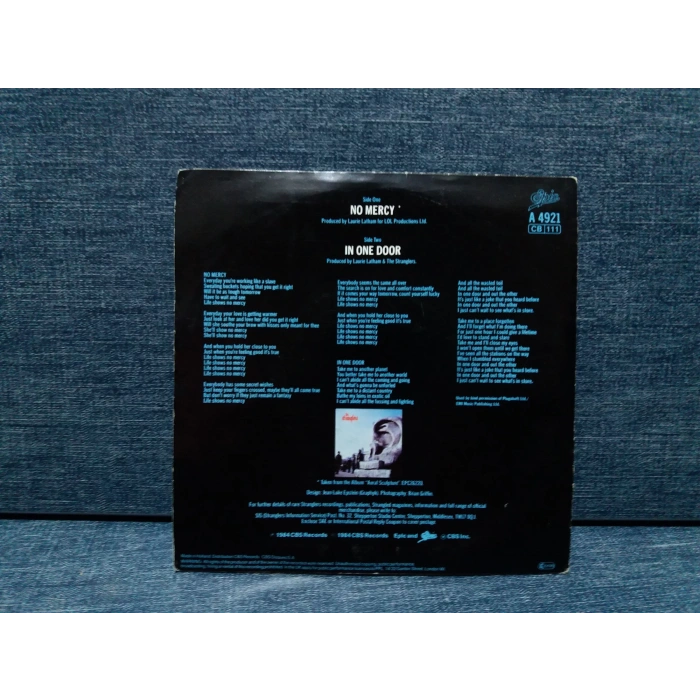 STRANGLERS NO MERCY - IN ONE DOOR