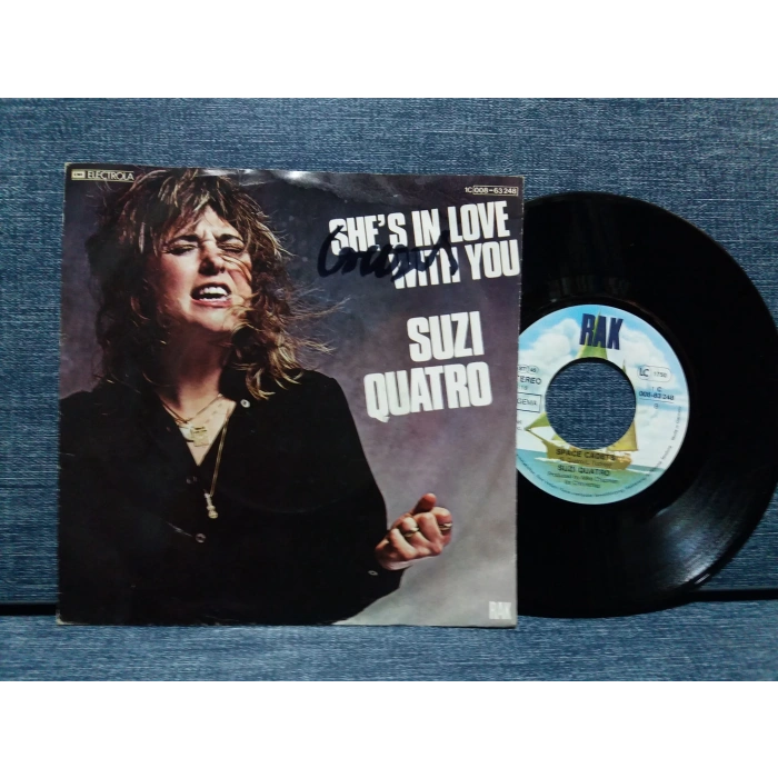 SUZI QUATRO SHES IN LOVE WITH YOU