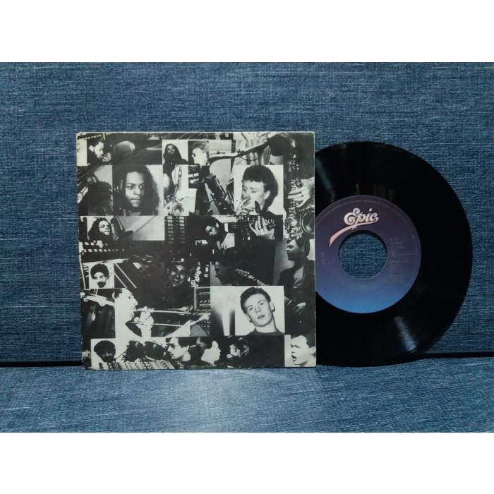 UB40  DR X DONT WALK ON THE GRASS