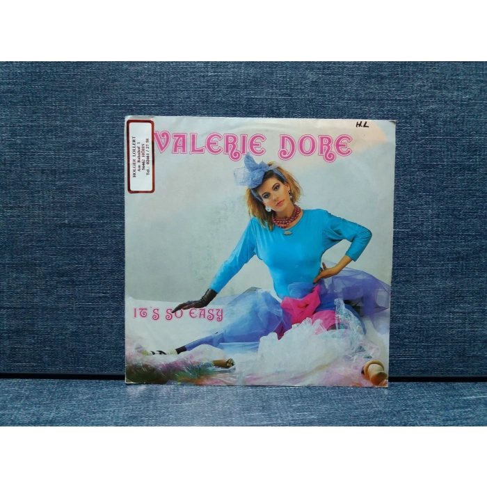 VALERIE DORE IT SO EASY