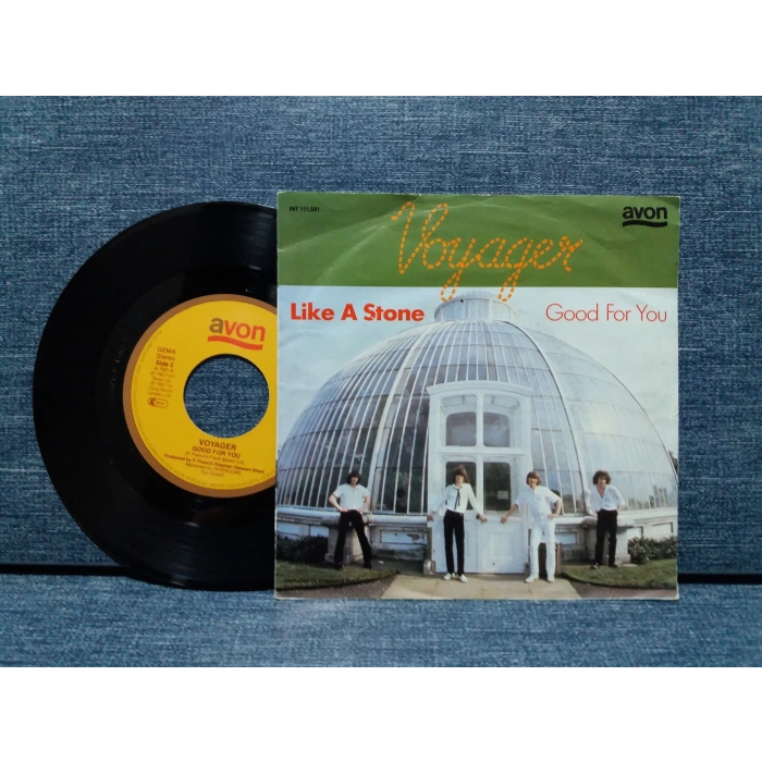 VOYAGER LIKE A STONE