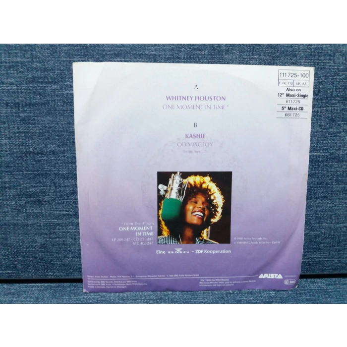 WHITNEY HOUSTON ONE MOMENT IN TIME