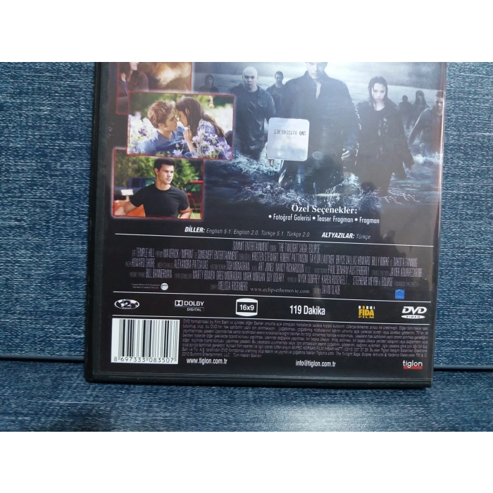 ALACAKARANLIK TUTULMA DVD FİLM