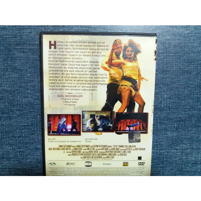 BENİMLE DANS ET DVD FİLM (İnce Kutu)