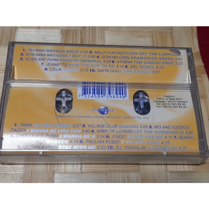 BİRİ BİZİ GÖZETLİYOR MÜZİK KASET