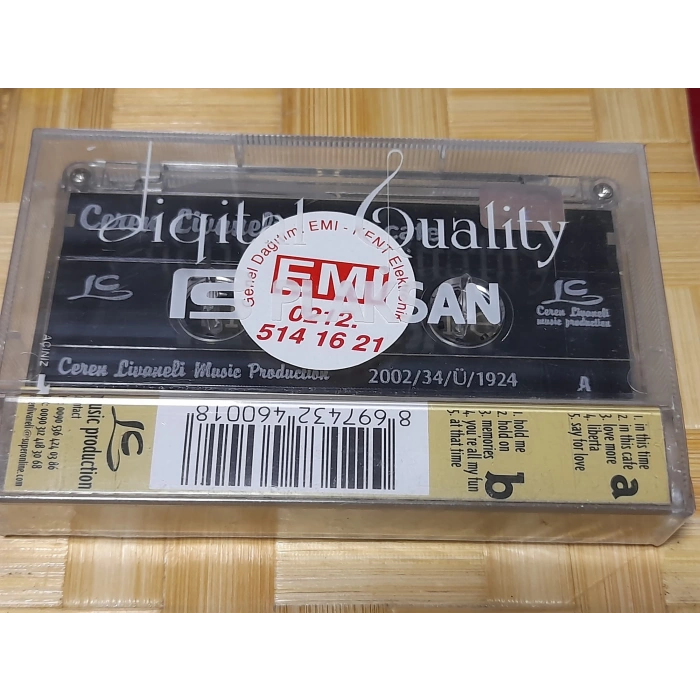 CEREN LİVANELİ IN THIS CAFE MÜZİK KASET