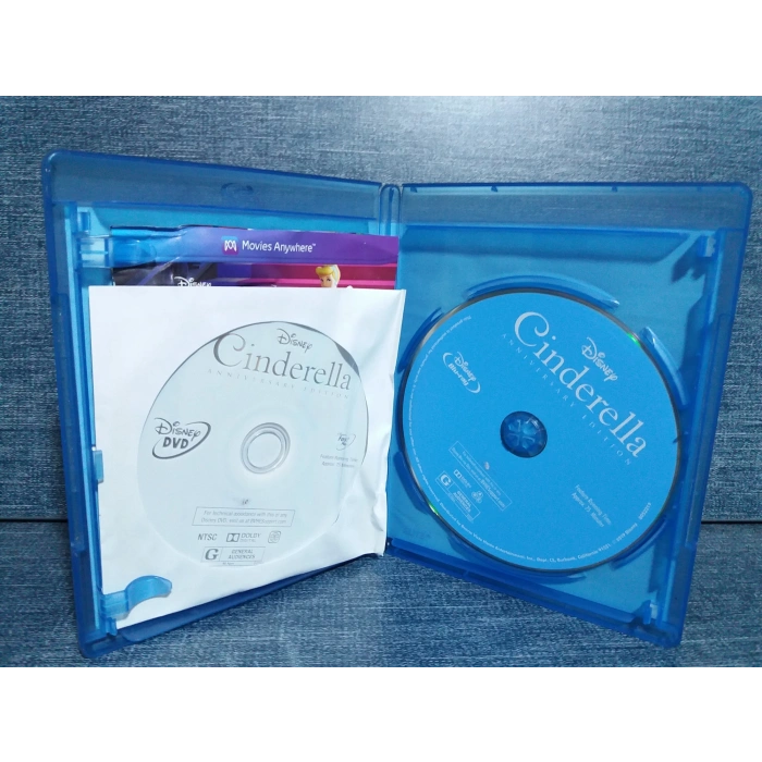 CINDERELLA BLURAY FILM + DVD (İNGİLİZCE)