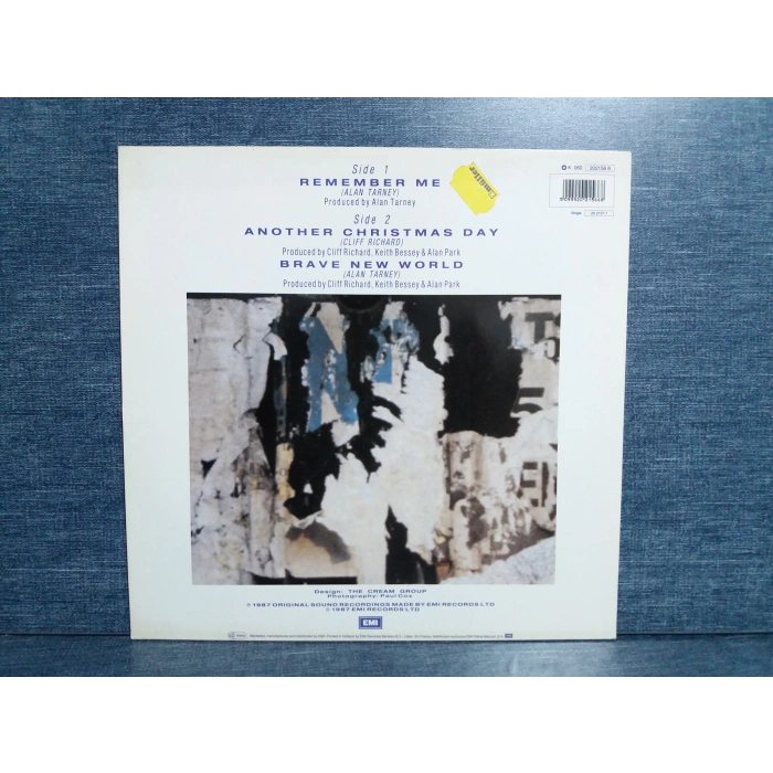 CLIFF RICHARD REMEMBER ME MUSIC LP