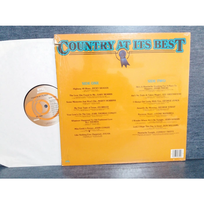 COUNTRY AT ITS BEST MUSIC LP