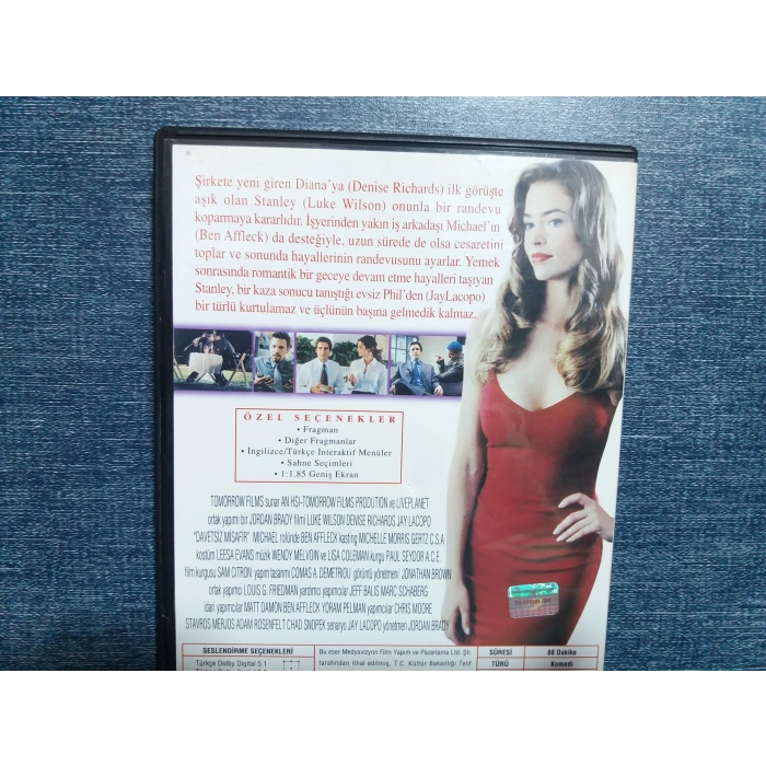 DAVETSİZ MİSAFİR BU DVD FİLM