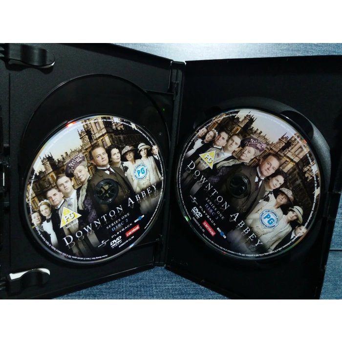 DOWNTON  ABBEY DVD FİLM  ( İNGİLİZCE - 3 DISK )