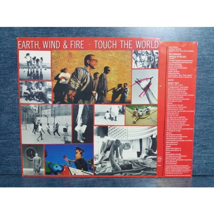 EARTH WIND FIRE TOUCH THE WORLD