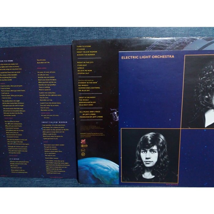 ELECTRIC LIGHT ORCHESTRA OUT OF THE BLUE 2 LP