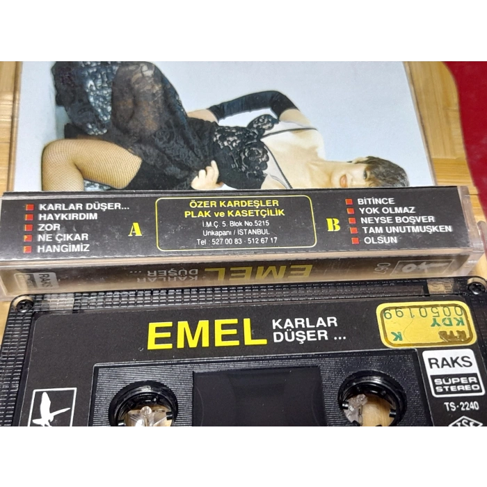 EMEL KARLAR DÜŞER MÜZİK KASET
