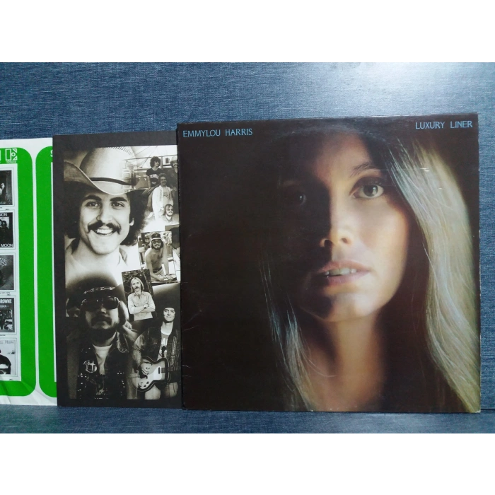 EMMYLOU HARRIS LUXURY LINER  MUSIC LP