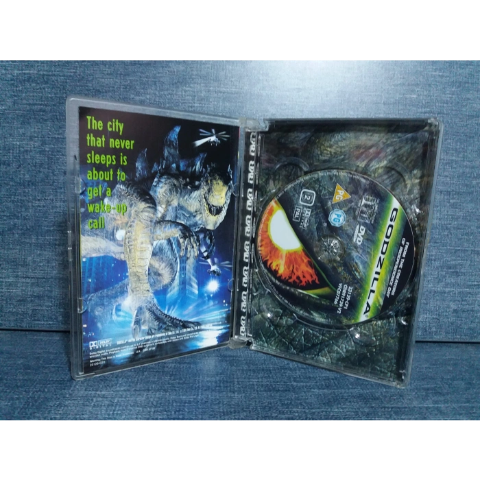 GODZILLA DVD FİLM (CAM KUTU)