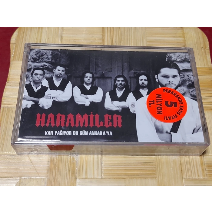 HARAMİLER KAR YAĞIYOR BUGÜN ANKARAYA MÜZİK KASET