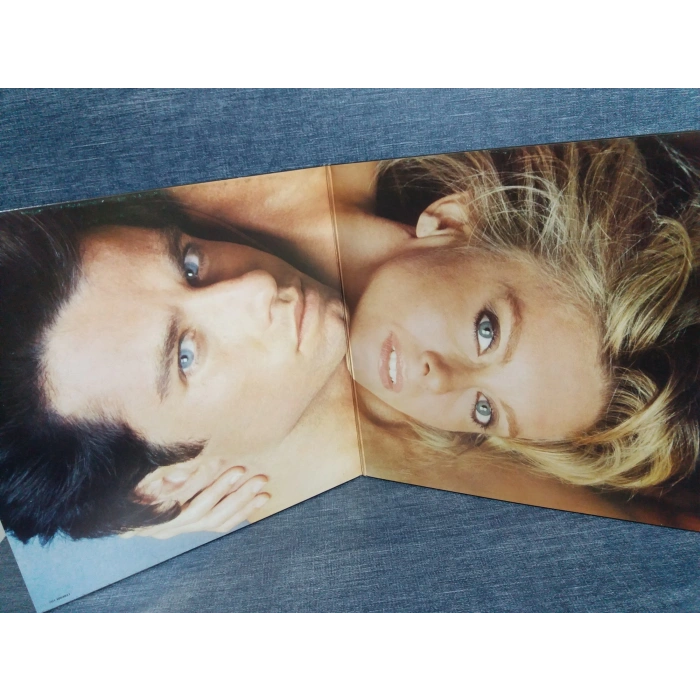 JOHN TRAVOLTA OLIVIA NEWTON TWO OF A KIND SOUNDTRACK LP