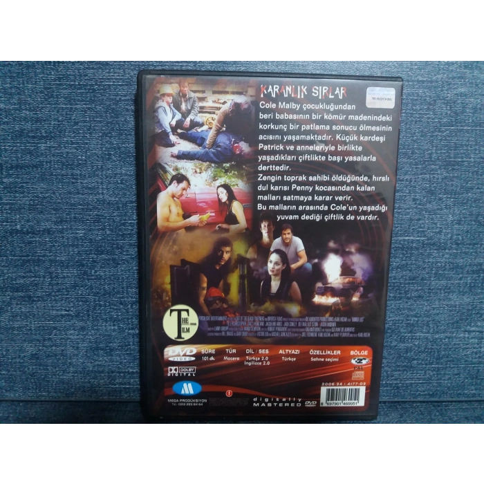 KARANLIK SIRLAR DVD FİLM