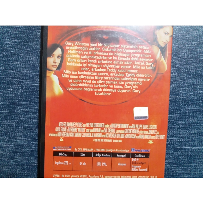 KONTROL DIŞI DVD FİLM