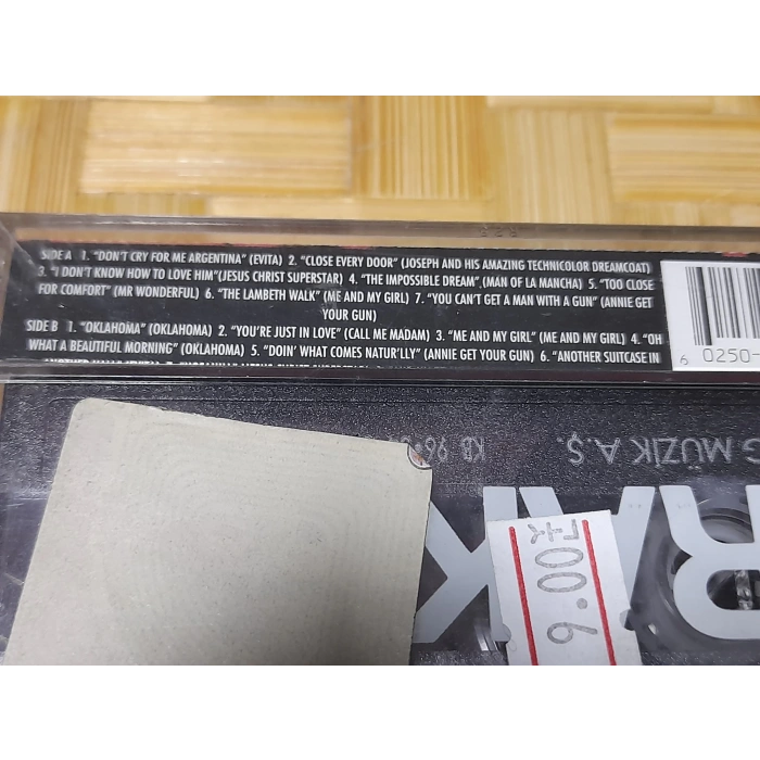 MADE OF MUSICALS  MÜZİK KASET