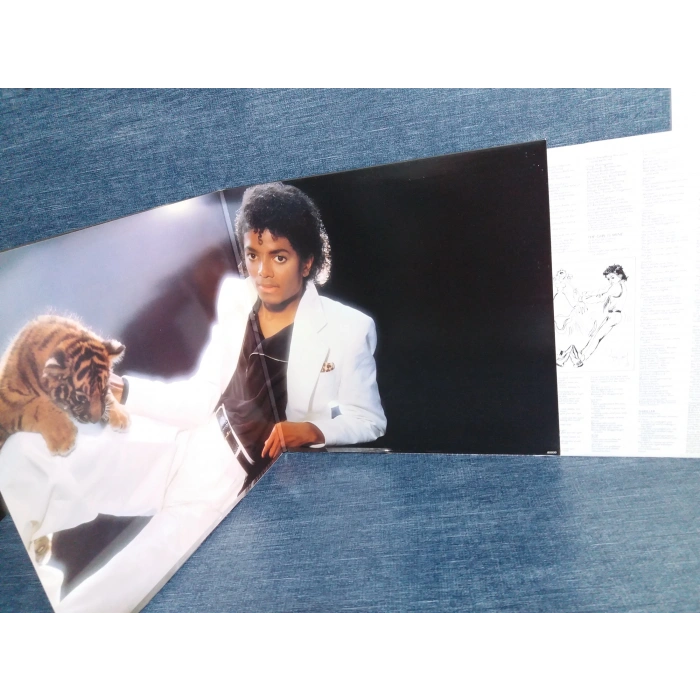 MICHAEL JAKCSON THRILLER MUSIC LP