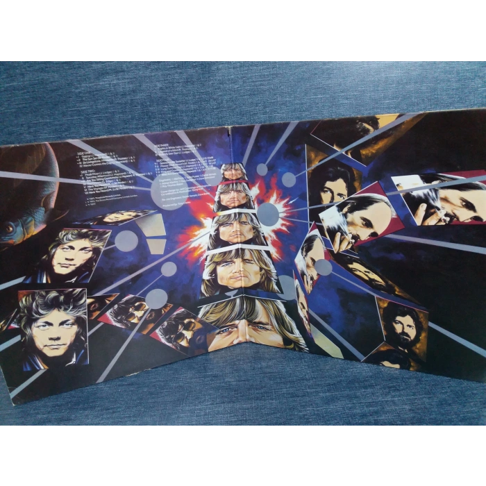 MOODY BLUES CAUGHT LIUVE 2 LP