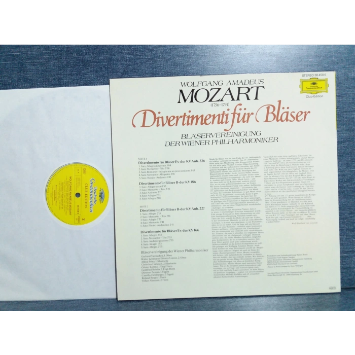 MOZART DIVERTIMENTI FÜR BLASER