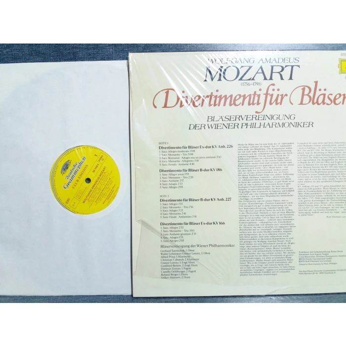 MOZART DIVERTIMENTI FÜR BLASER LP